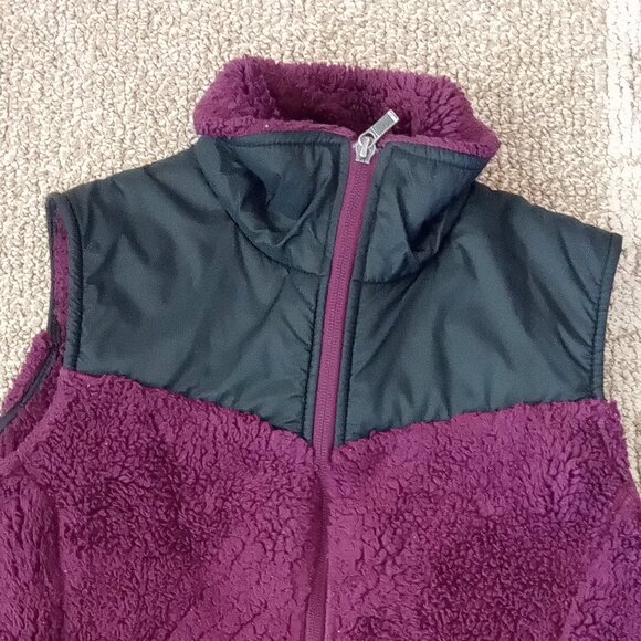 Columbia Vest Women's Size Small S Fleece Fluffy Full Zip - Picture 2 of 6